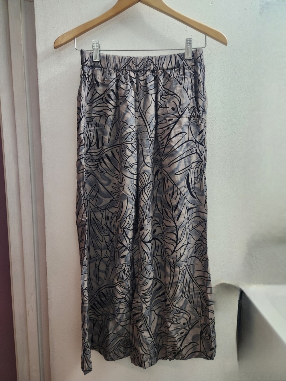 Makai Hawaii Leaf Pants
